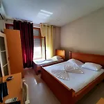Vila Giorgio שקודר