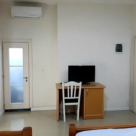 Vila Giorgio מלון שקודר